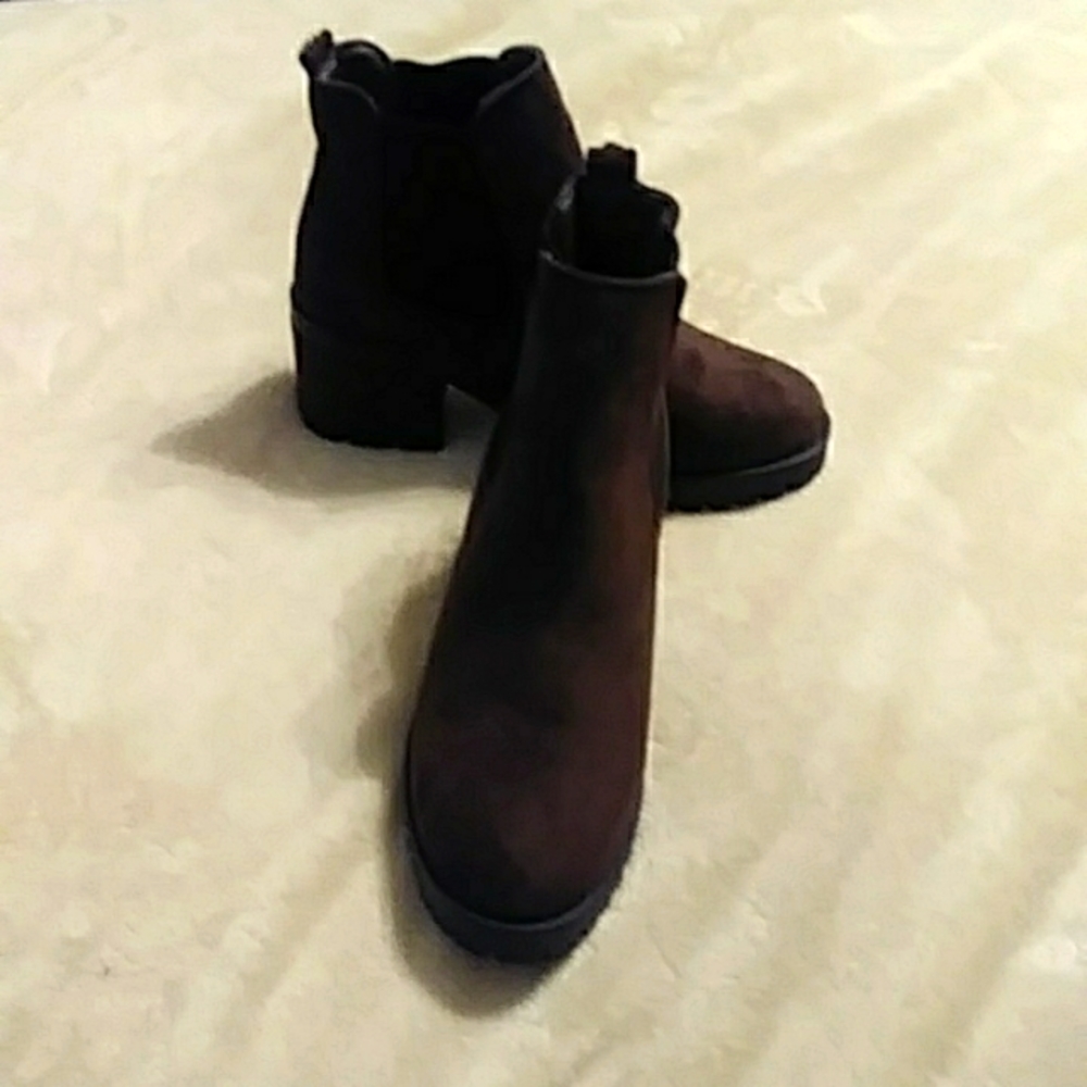 Seven7 Brown Faux Suede Booties - Sz. 9 - New